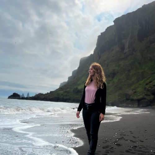black-sand-beach μαύρη παραλία στην Ισλανδία