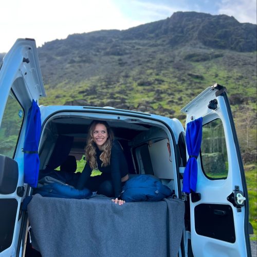 campervan-anna-trakada-iceland Άννα Τρακάδα σε campervan στην Ισλανδία