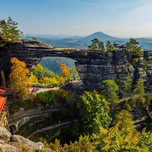 bohemian-switzerland η φυσική αψίδα ψαμίτη της Βοημικής Ελβετίας στην Τσεχία