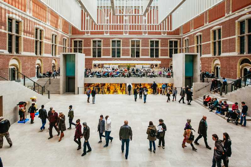 στο εσωτερικό του Rijksmuseum στο Άμστερνταμ