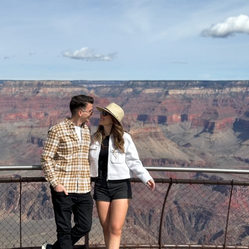 Grand-canyon-mytravelgram ζευγάρι ποζάρει στο Γκράντ Κάνυον