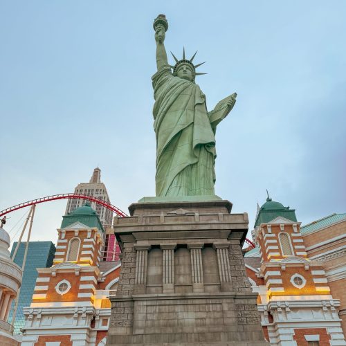 new-york-new-york-hotel-las-vegas έξω από το ξενοδοχείο New York New York στο Λας Βέγκας