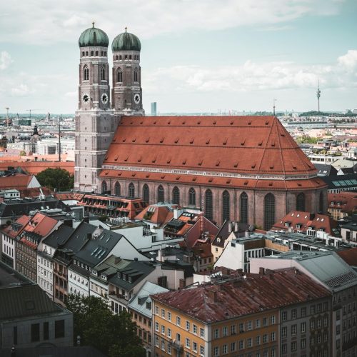 Frauenkirche-munich η εκκλησία της Παναγίας στο Μόναχο