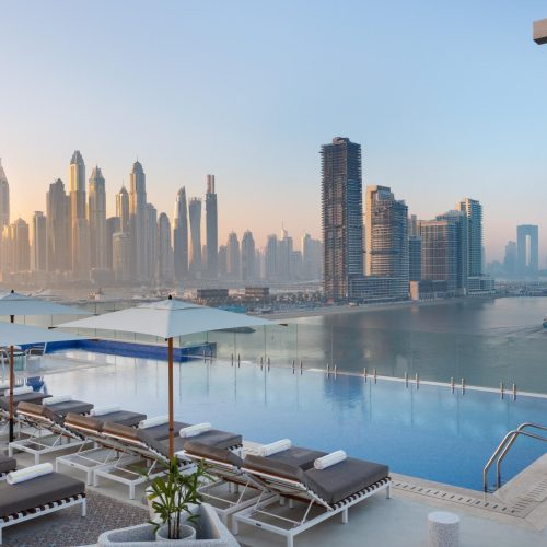 dubai-sky-pool πισίνα με θέα το skyline του Ντουμπάι