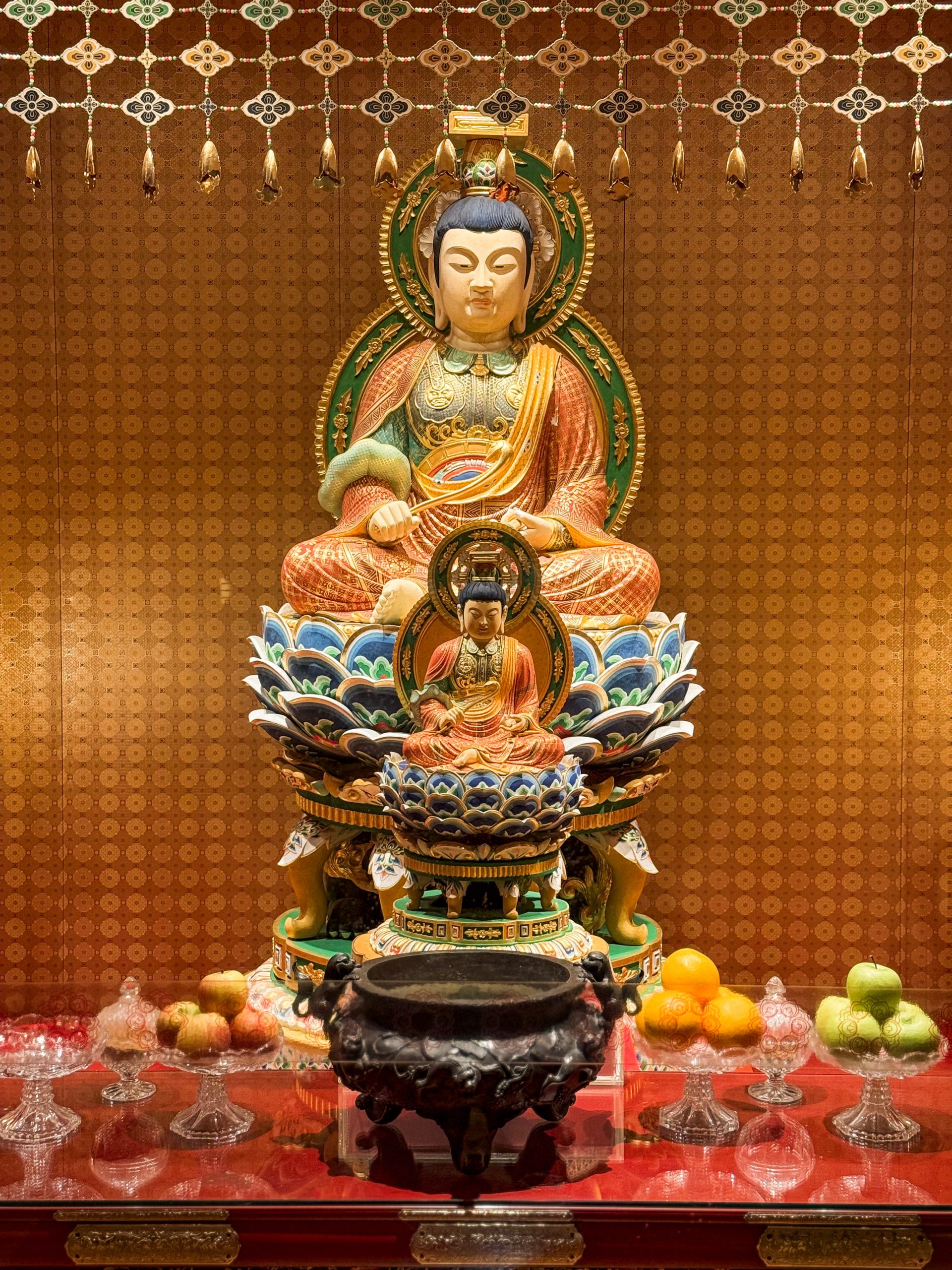 αγαλματίδιο από το Buddha Tooth Relic Temple