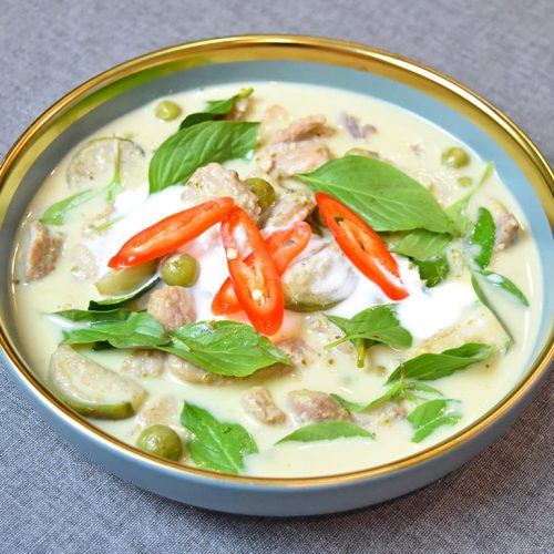 Gaeng-Keow-Wan-Kai Ταϊλανδικό πιάτο με κοτόπουλο