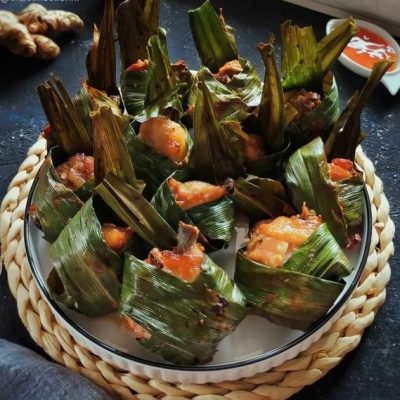 Gai-Hor-Bai-Toey κρέας τυλιγμένο σε φύλα pandanus