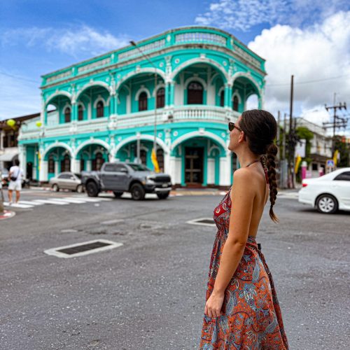 phuket-old-town-mytravelgram κορίτσι στην παλιά πόλη του Πουκέτ