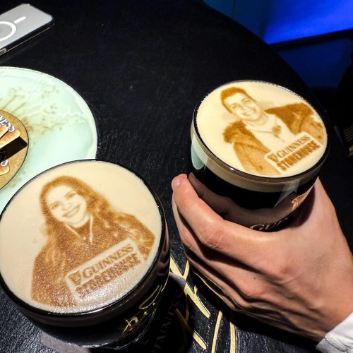guiness-beer-stamp φωτογραφίες εκτυπωμένες πάνω στον αφρό της μπίρας