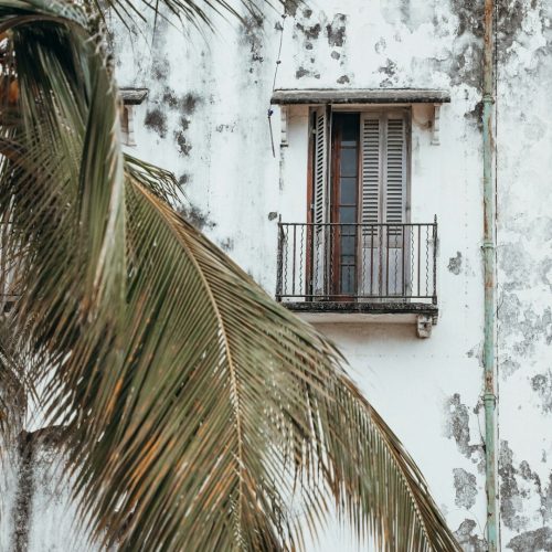 stone-town-window κτήριο στην Stone Town στην Ζανζιβάρη